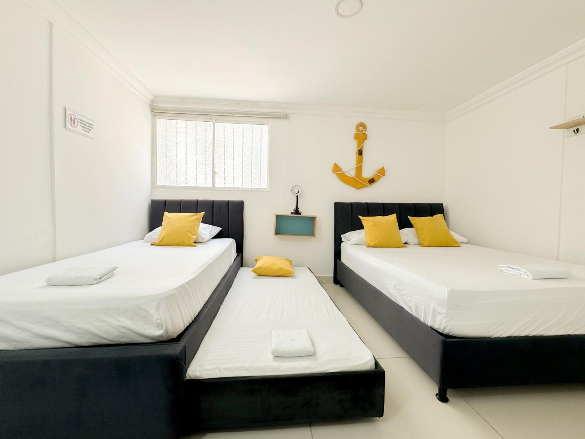 Apartamentos Frente Al Mar Iroka -By Bedviajes Санта Марта Екстериор снимка